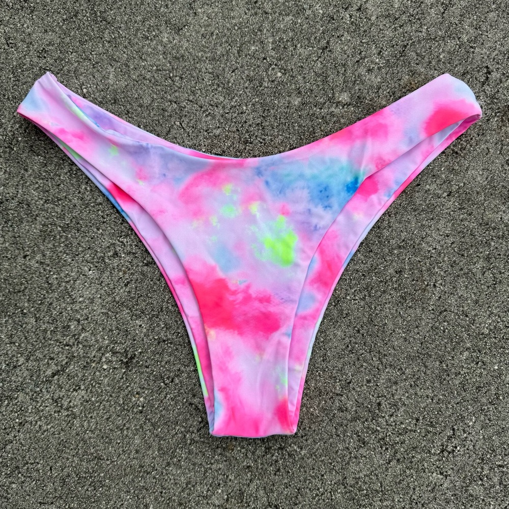 Zaful NWT Tie Dye Print Cheeky Brazilian Bikini Bottoms Women’s Size 8